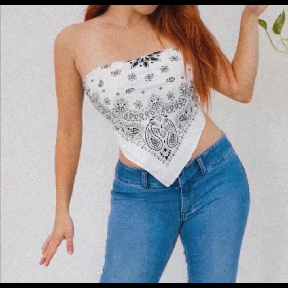 ☠️Custom-Made White Bandana Crop Top☠️